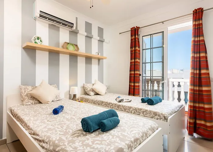 Naranja Mit Beheiztem Pool Und Meerblick By Interhome Casa de Férias *