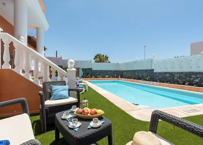 Casa de Férias Naranja Mit Beheiztem Pool Und Meerblick By Interhome