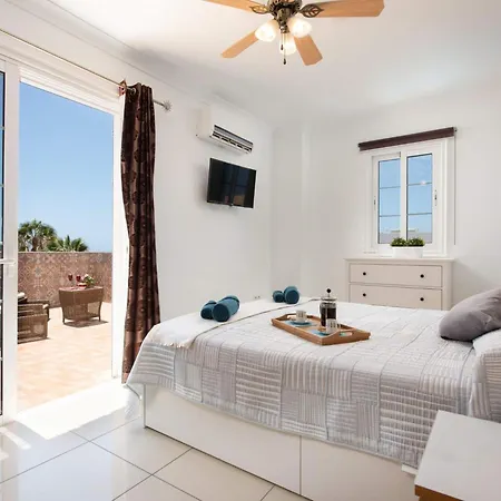 Holiday home Naranja Mit Beheiztem Pool Und Meerblick By Interhome *