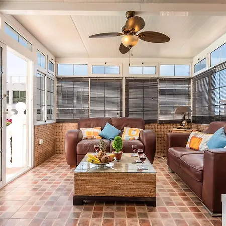 Naranja Mit Beheiztem Pool Und Meerblick By Interhome 度假居 *