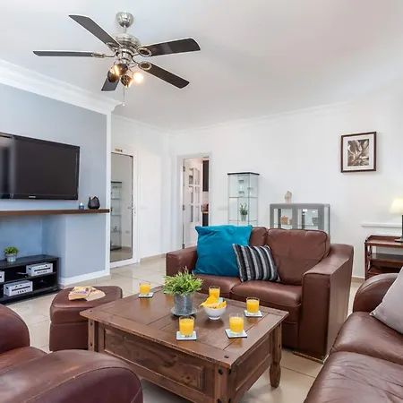 Holiday home Naranja Mit Beheiztem Pool Und Meerblick By Interhome