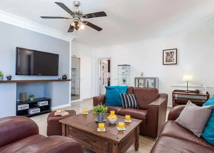 度假居 Naranja Mit Beheiztem Pool Und Meerblick By Interhome